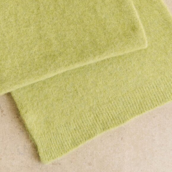 Sezane Accessories - Sézane NWT Marianne Scarf in Pistachio